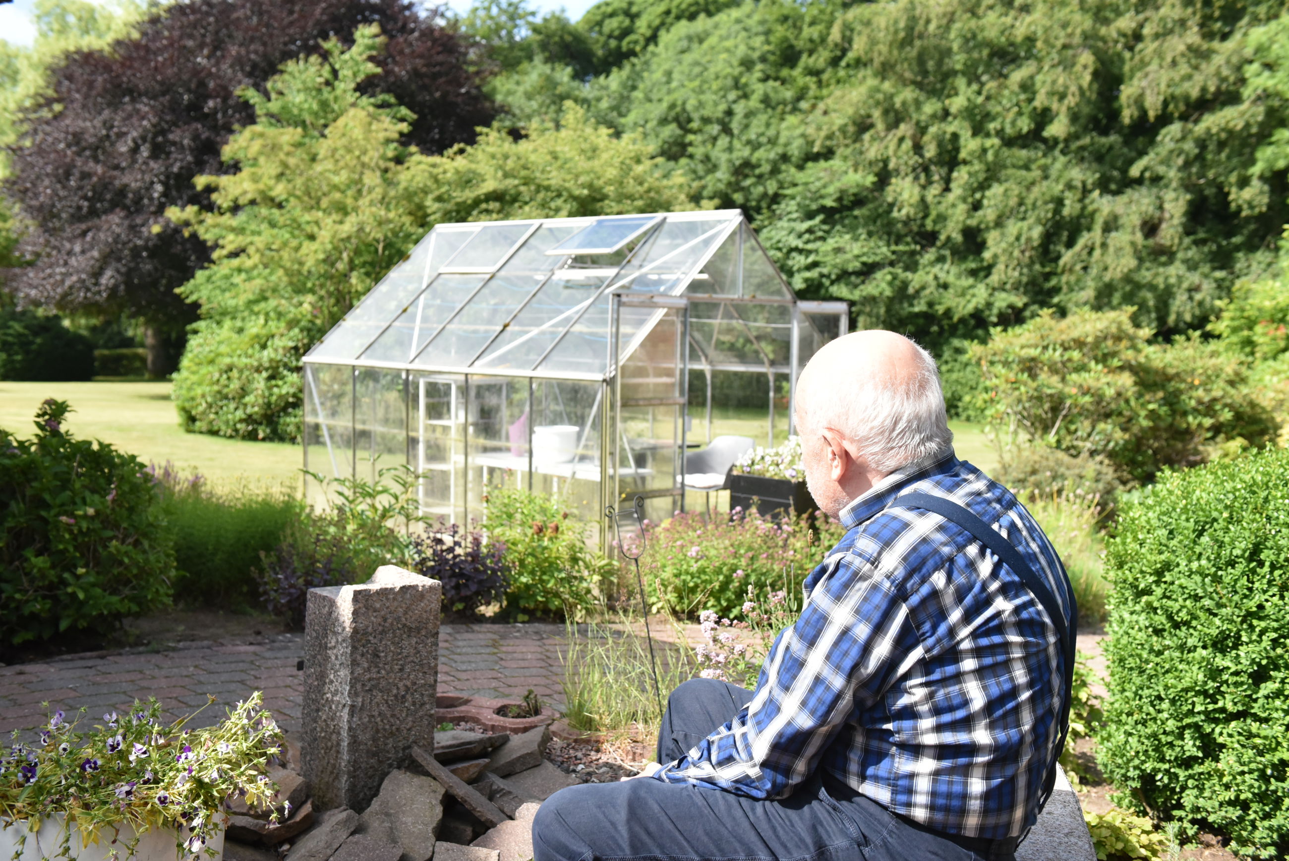 Have med drivhus hos Spentrup Ældrecenter